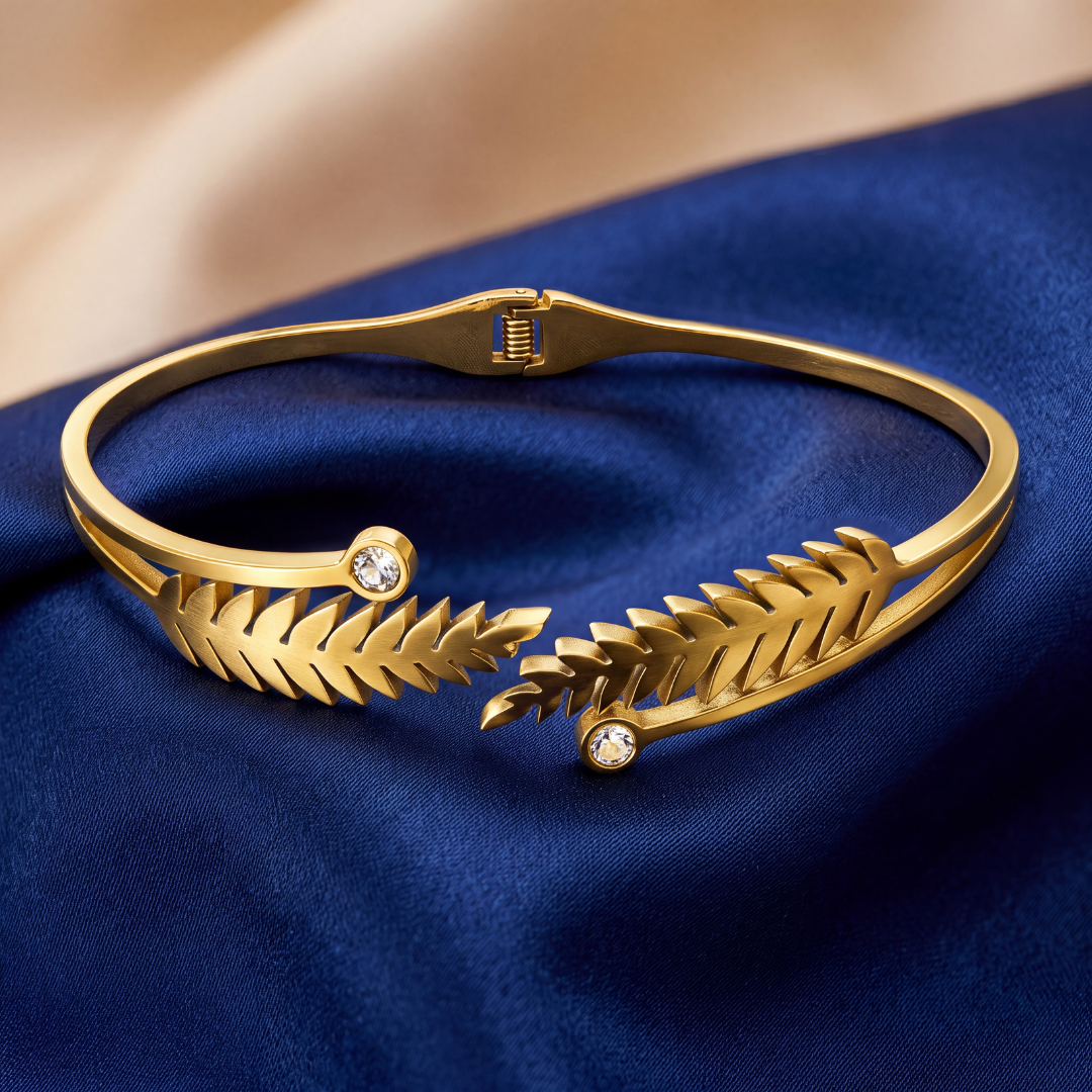 Gold Daphne Leaf Women's Bracelet