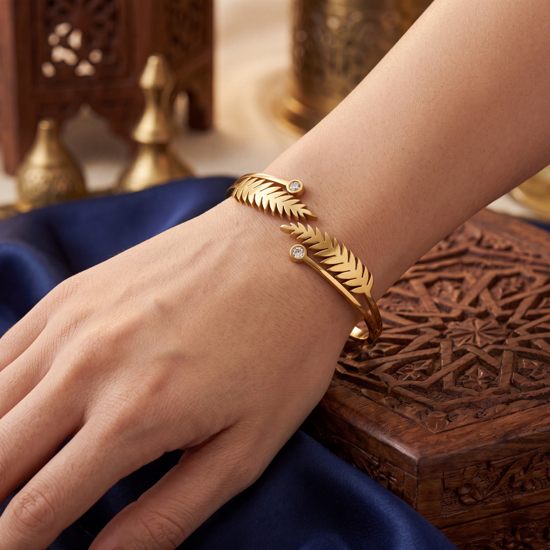Gold Daphne Leaf Women's Bracelet